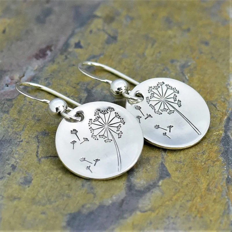 2024 New Minimalist Retro Round Dandelion Earrings, Elegant Ladies Palace  High-end Fashion Single Item Earrings