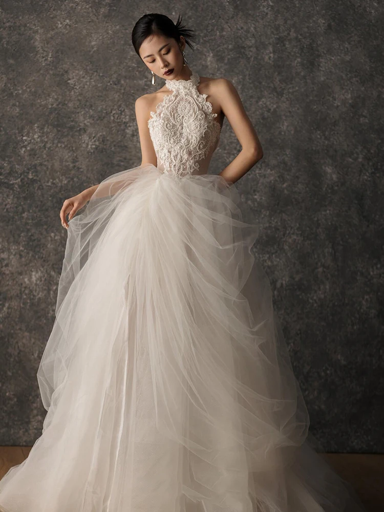 

Белое свадебное платье с тяжелой вышивкой и кружевом, новинка 2025 года, роскошное, маленького размера, в корейском стиле, с фатой, для выхода на сцену.