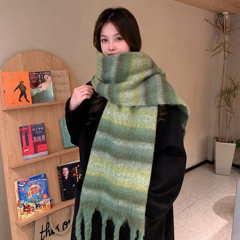 Korean version of the new female autumn-winter vintage gradient color striped scarf student neck thickened warm shawl