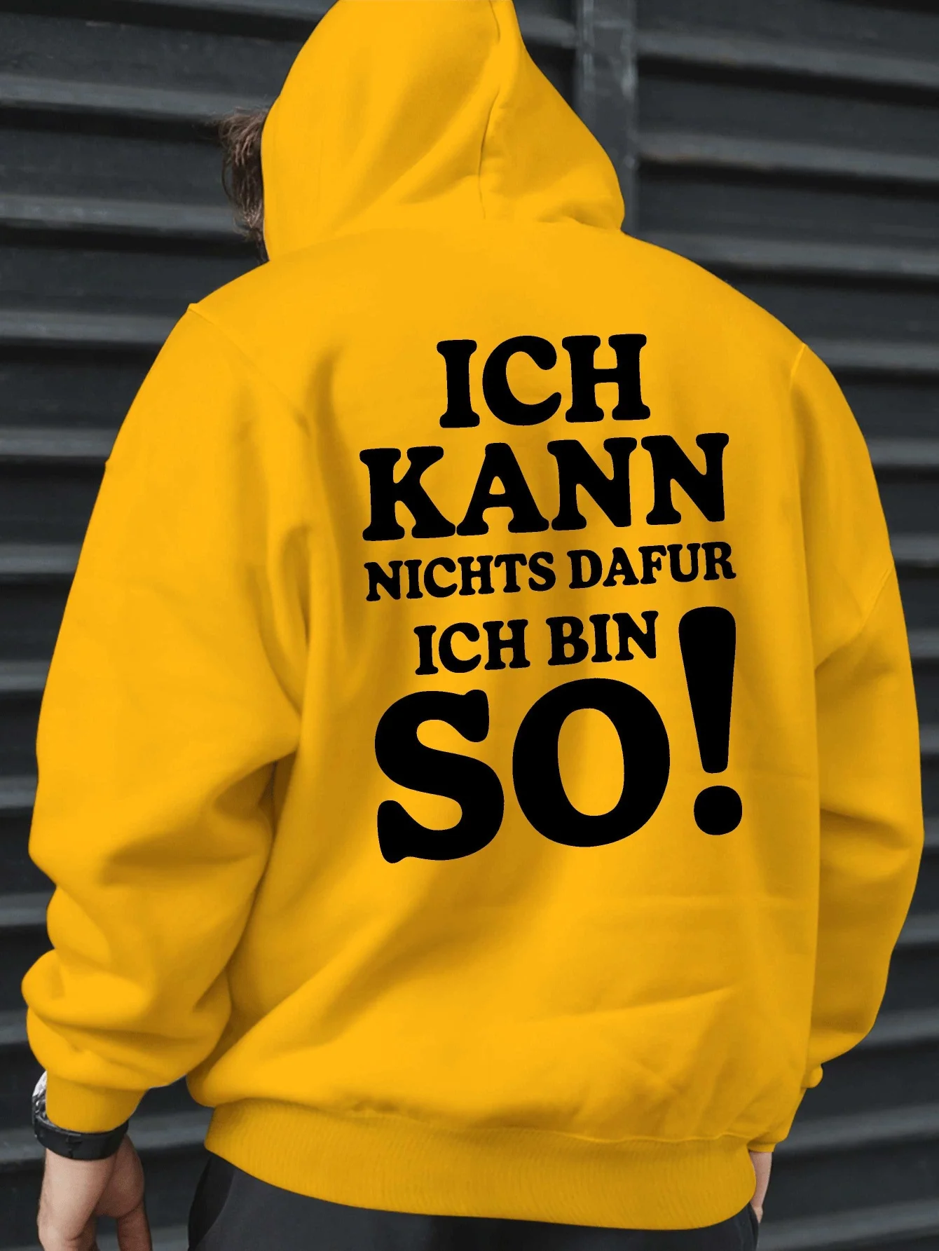 Men's trendy pullover hooded shirt with retro bold lettering and foreign language slogan print. Casual and loose-fitting hoodie.