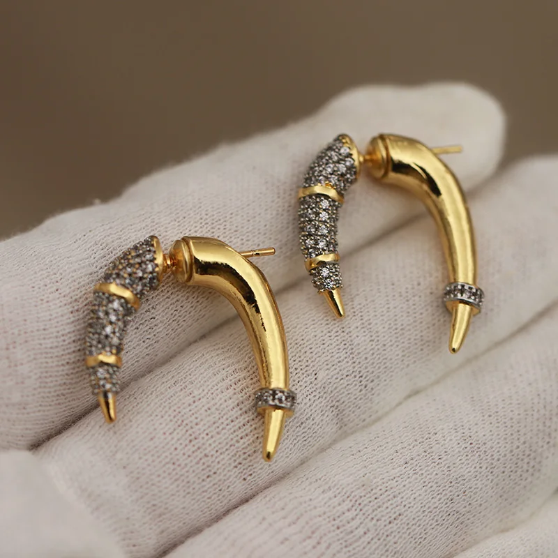 New Sight Design Unique Metal Geometric Stud Earrings for Women Fashion Brand Brand Vintage Crystal Earrings Gift