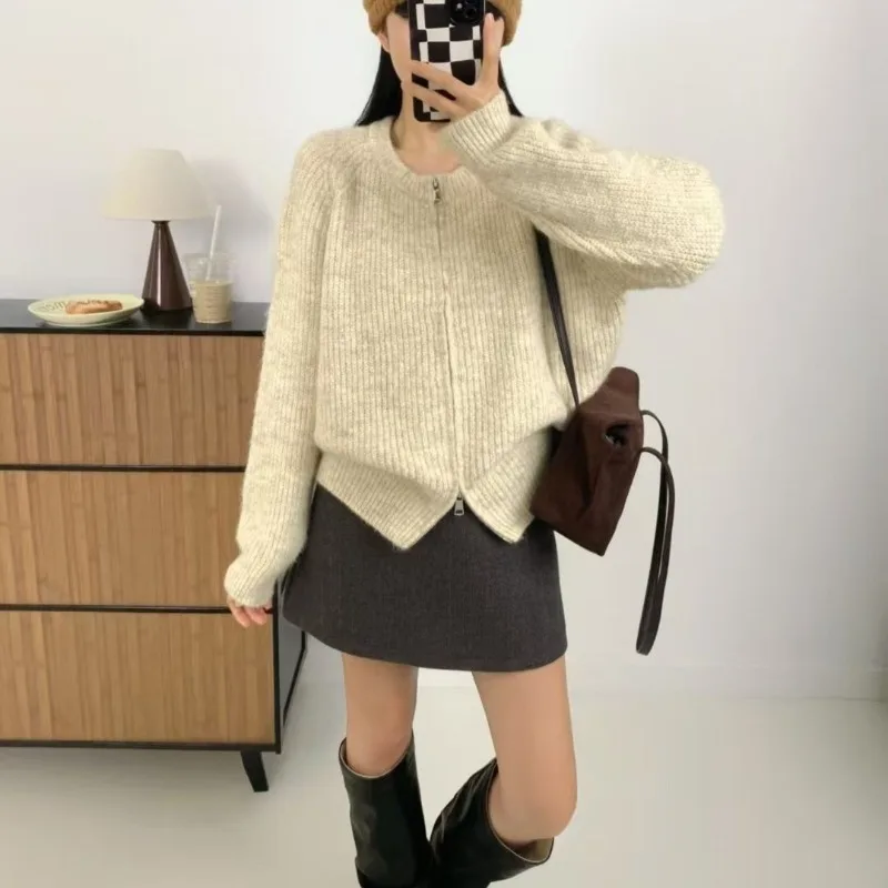 

Autumn and Winter Fashion New Women's Elegant Knitted Cardigan High-end Korean Zipper Long Sleeved Warm Sweater Jacket