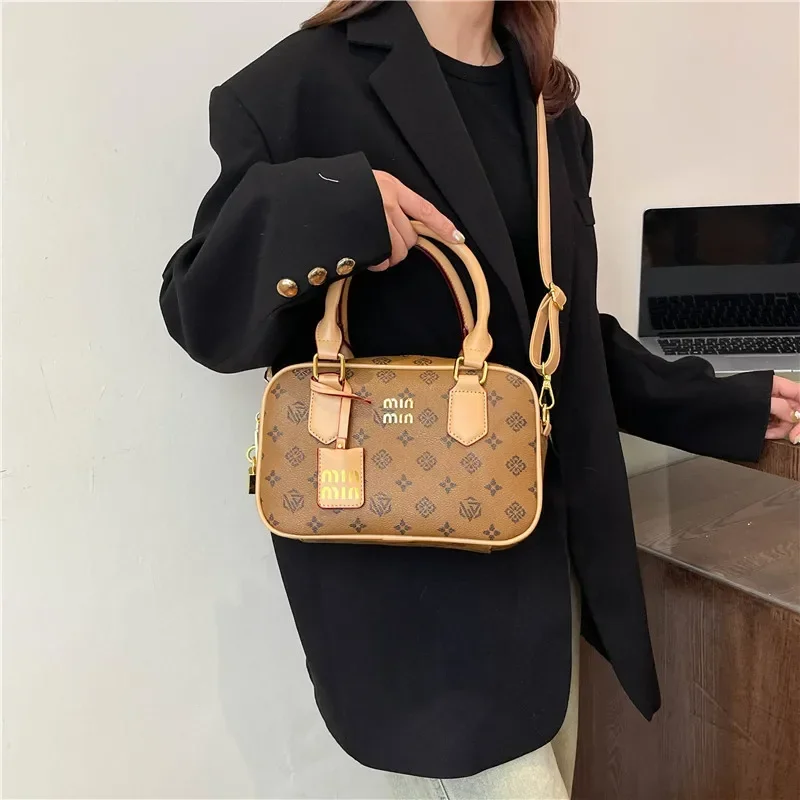 حقيبة وسادة مبطنة عتيقة لعام 2025 للنساء، حقيبة كروس قابلة للتحويل بثلاثة اتجاهات مع سلسلة ذهبية ومخمل OEKO-TEX، محفظة كتف ريترو