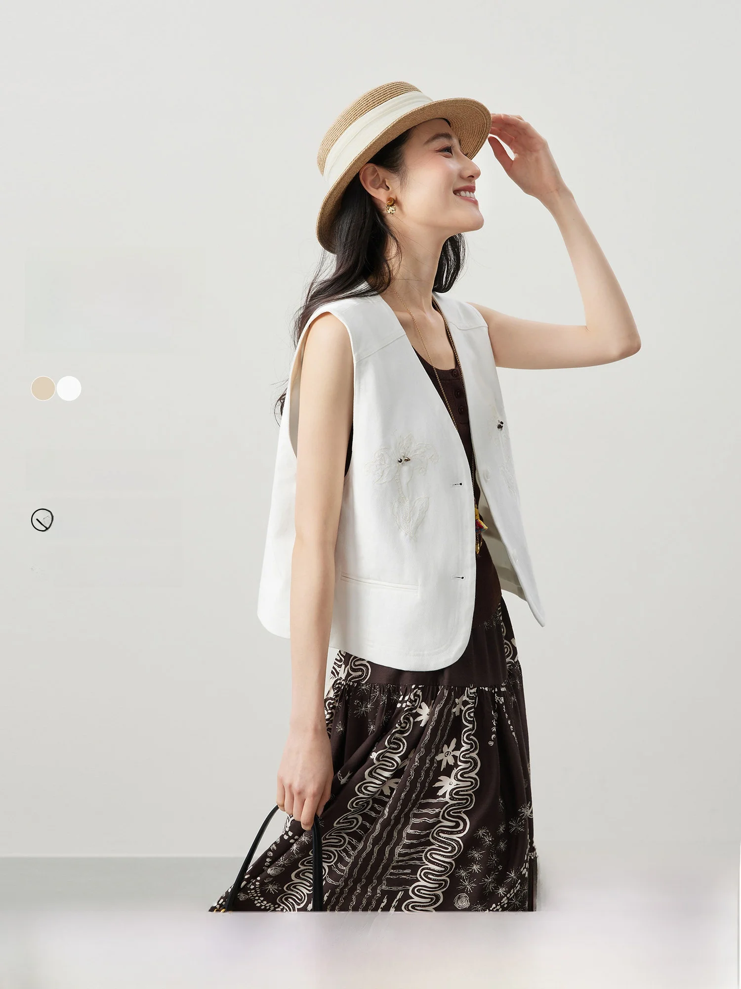 

Artistic Bohemian Pure Cotton Embroidered Pearl White Lilies V-neck Women's Vest Spring 2026 New Style Short Length Single Bu...