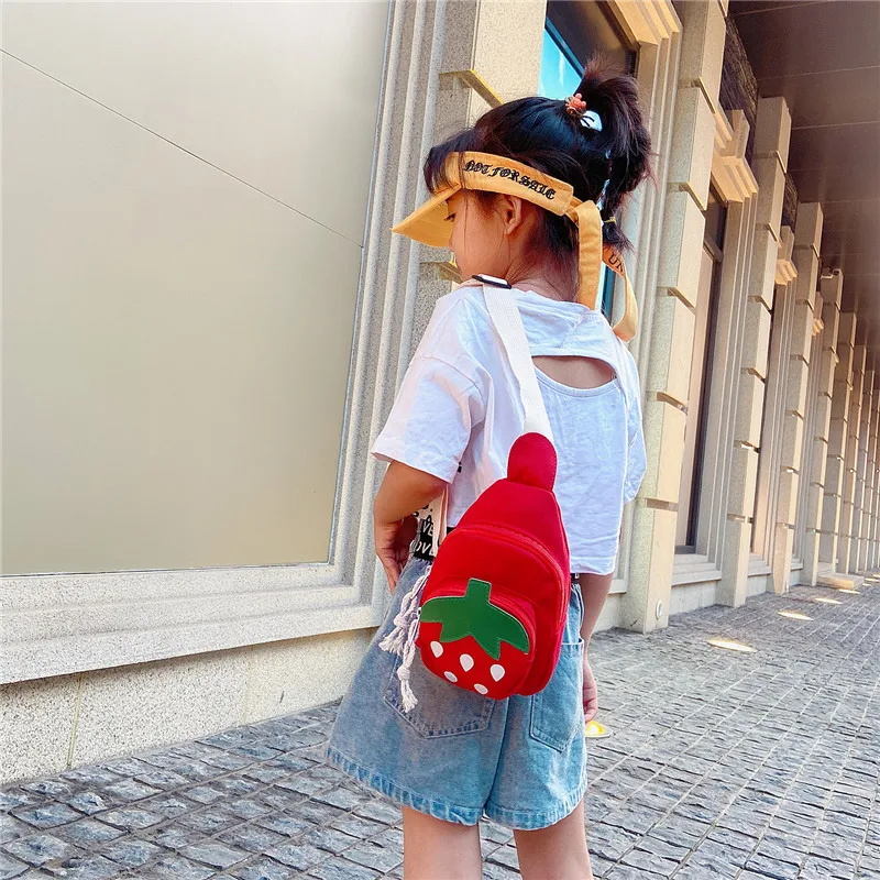 Cute Strawberry Fashion Canvas Children\'s Messenger Bag Trendy Girls Chest Bag Small Bag Cute