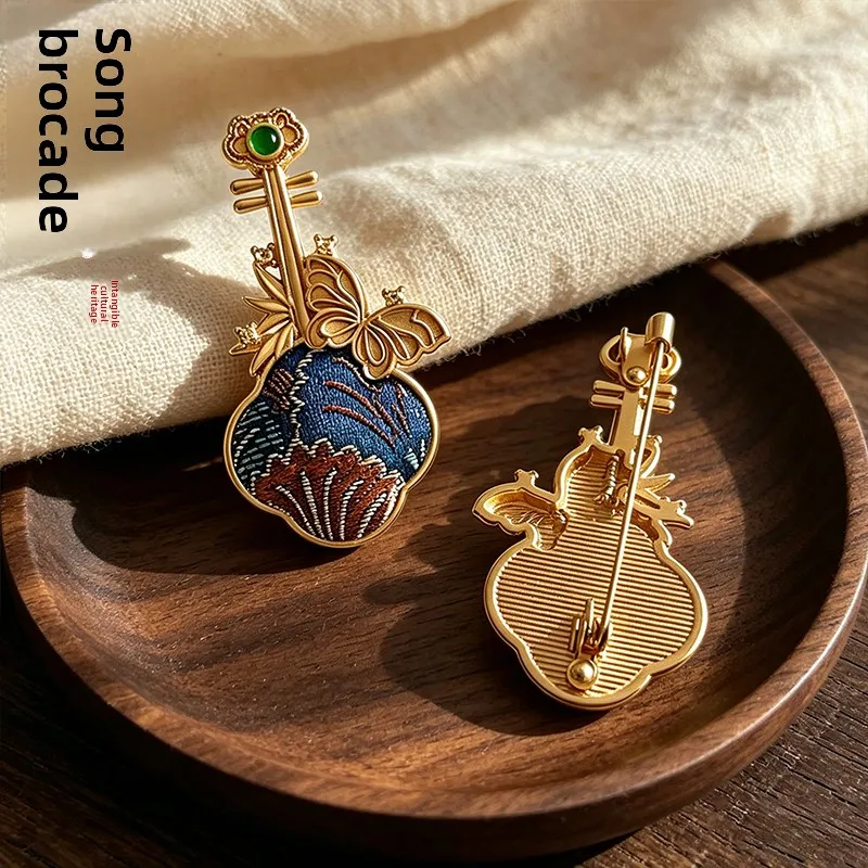 Handmade Chinese Song Brocade Pipa Butterfly Faux Jade Auspicious Lucky Blessing Lapel Brooch Pin Women Daily Wear Jewelry Gift