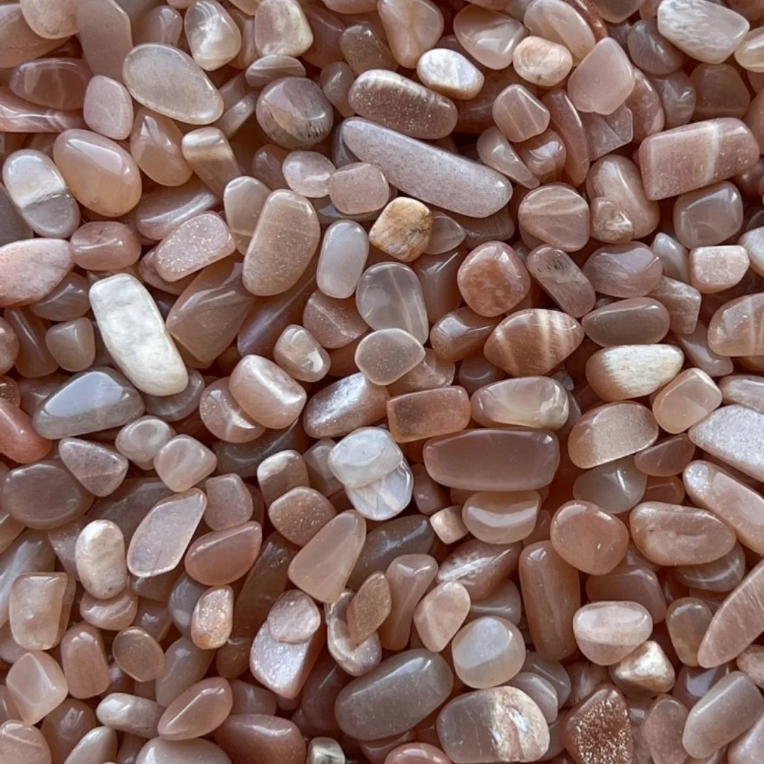 3-12 مم حجر القمر الخوخي شبه هبط، رقائق كريستال حجر القمر الخوخي، أحجار قمر برتقالية طبيعية هبط