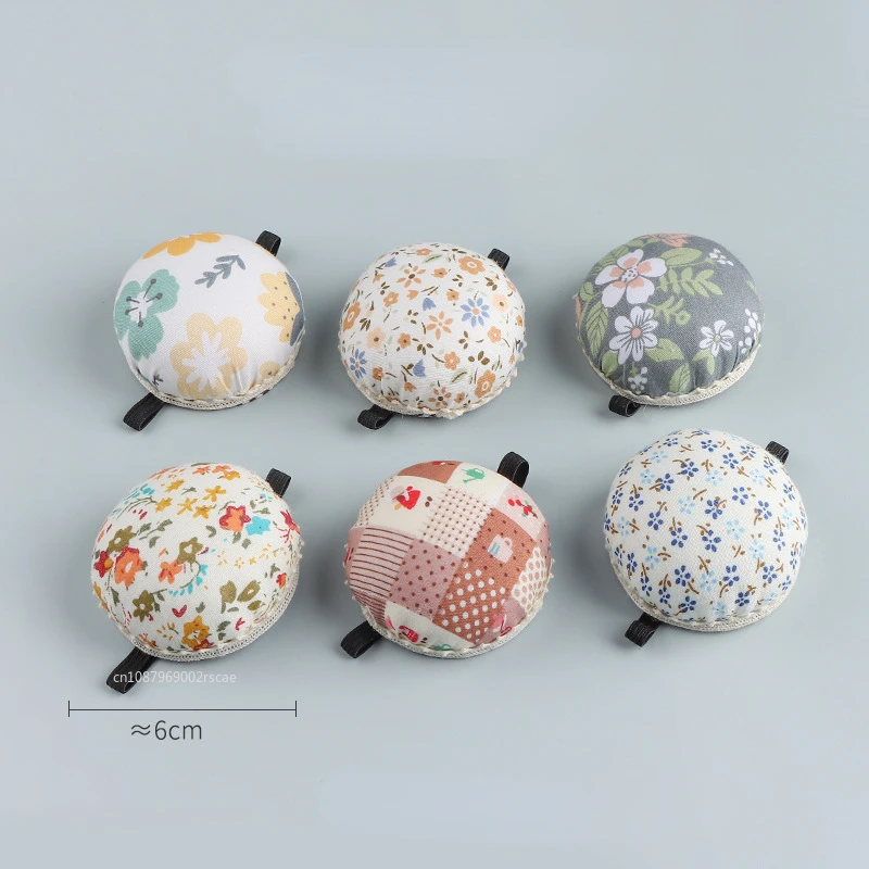 Sewing Machine Needle Cushion Pilow Tailor Pin Holder Wooden Ring Bracelet Wrist Craft Pincushions for Handmade Needlework Tools