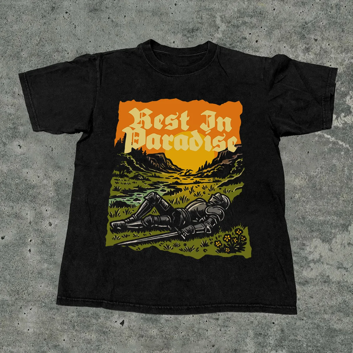 

Футболка с фантазийной иллюстрацией — сделайте заявку без надписей!