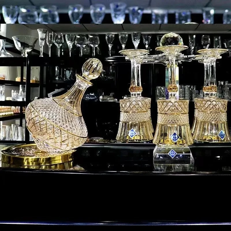 

1100ml Drawing Gold Rotating Crystal Glass Decanter High-end Light Luxury Wine Decanter Rotating Tumbler Gyro Decanter