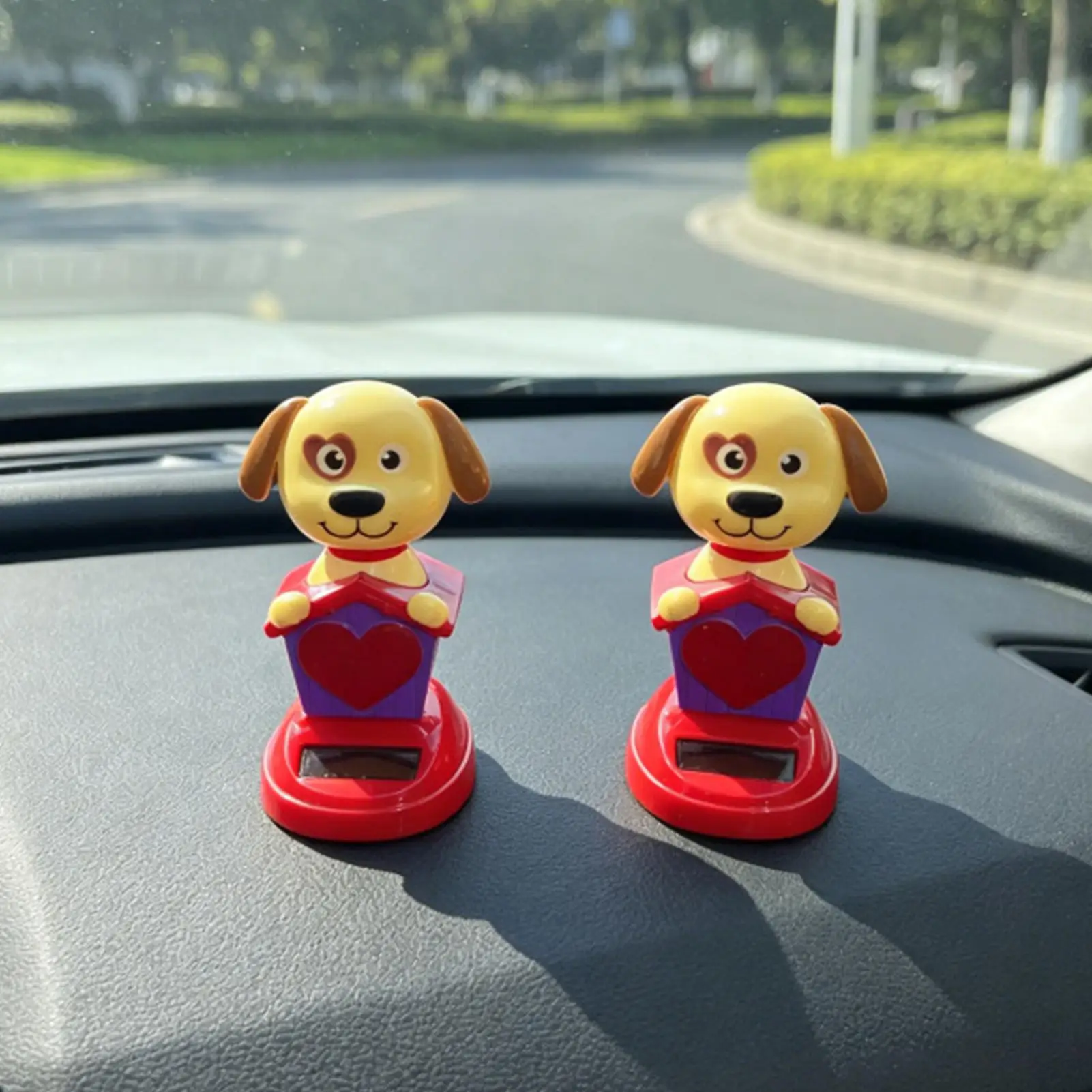 Solar Powered Car Interior Ornaments Dog Figurines Animal Doll Figurine Sway Shake Model Automotive Dashboard Decoration