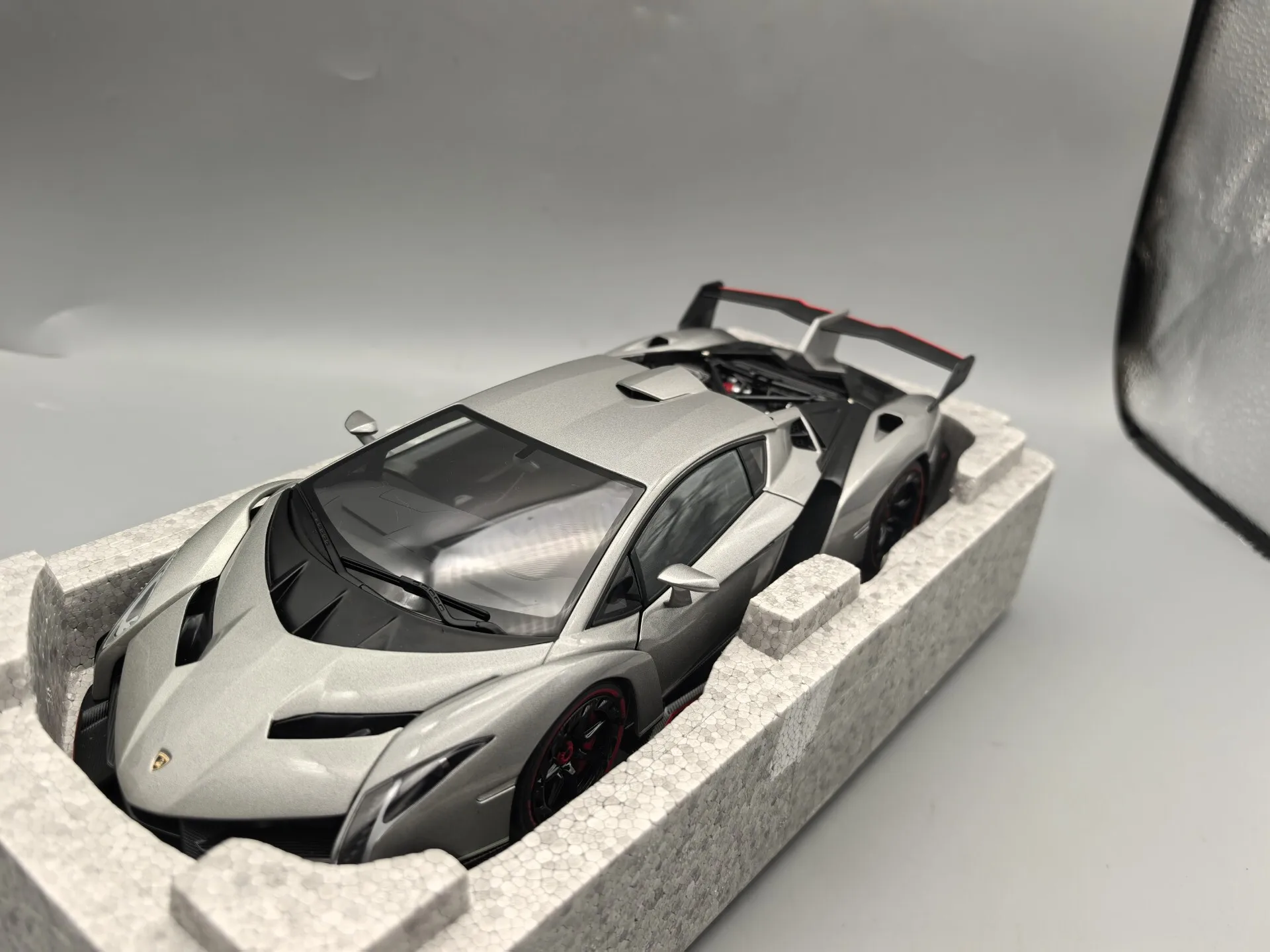 Autoart 1:18 VENENO gris Simulation édition limitée tout ouvert alliage métal statique modèle de voiture jouet cadeau