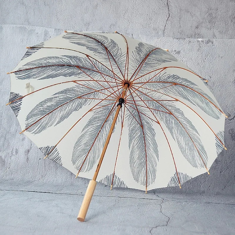 الخيزران خمر المظلات ذات المقبض الطويل الأبيض ريشة قوس المظلات اليدوية مقبض خشبي الشمال بسيط البضائع المنزلية الفنية