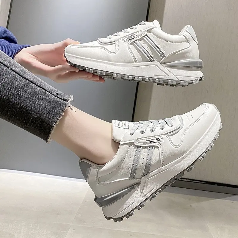 Zapatos Deportivos blancos transpirables y cómodos, zapatillas vulcanizadas con cordones, plataforma para correr, tendencia, novedad