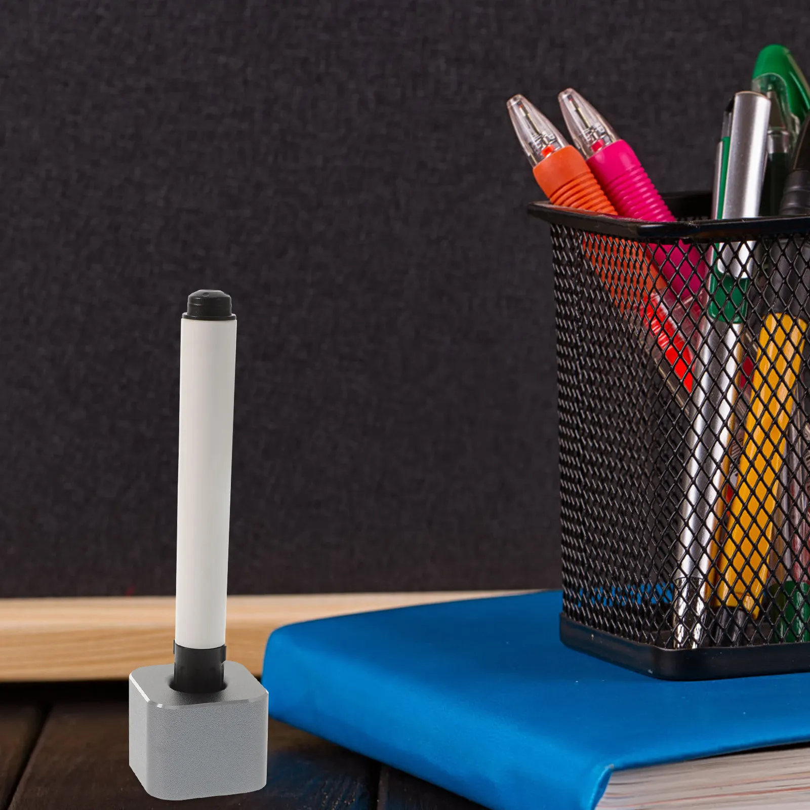 Mini Aluminium Alloy Pen Organizer Single Pen Holder Base Desktop Stable Anti Corrosion Modern Design for Office Home School