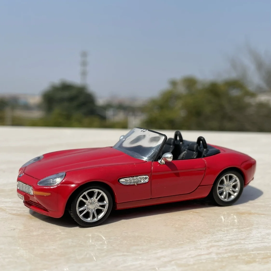 

New To Bargain Die-cast Metal 1/43 German Convertible Z8 Sports Car Model Furniture Display Collection Toys For Children