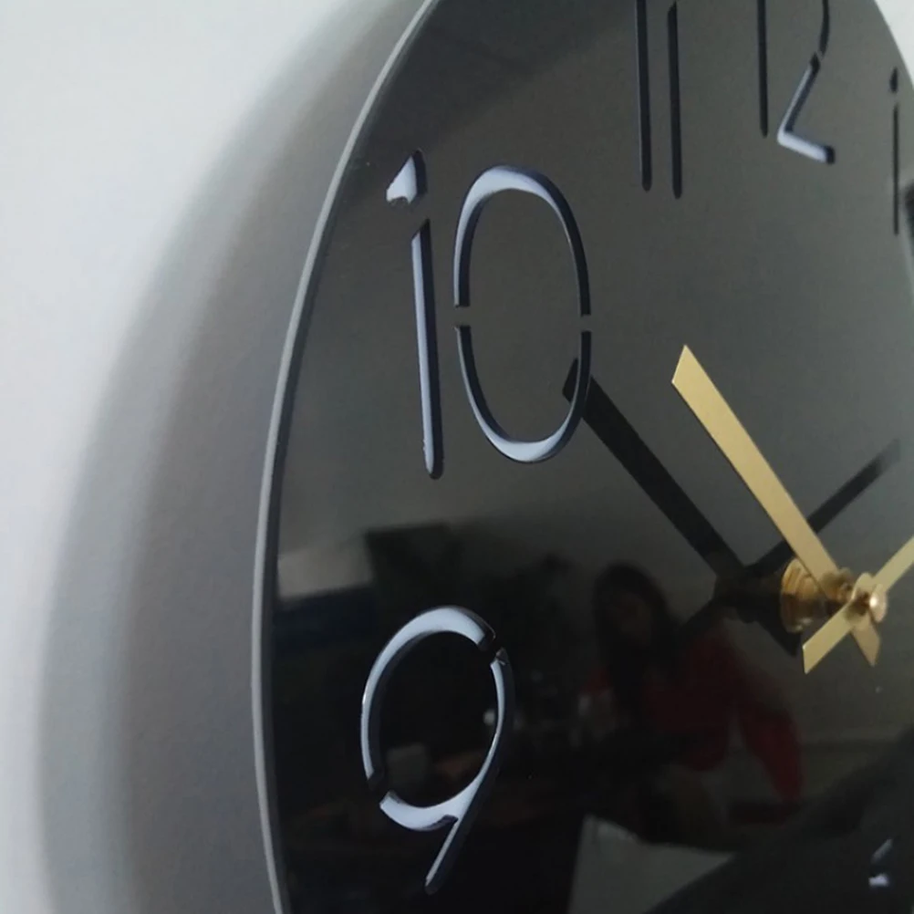 

Acrylic Wall Clock Noiseless Round Digital Easy to Clean Decorative Silent Movement
