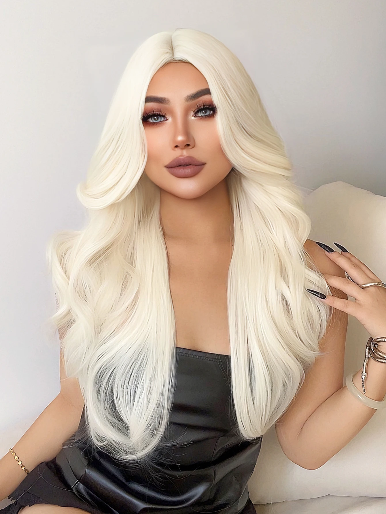 28Inch Blonde Kleur Synthetische Pruiken Midden Deel Lange Natuurlijke Golvende Haar Pruik Voor Vrouwen Dagelijks Gebruik Cosplay Drag Queen Hittebestendig