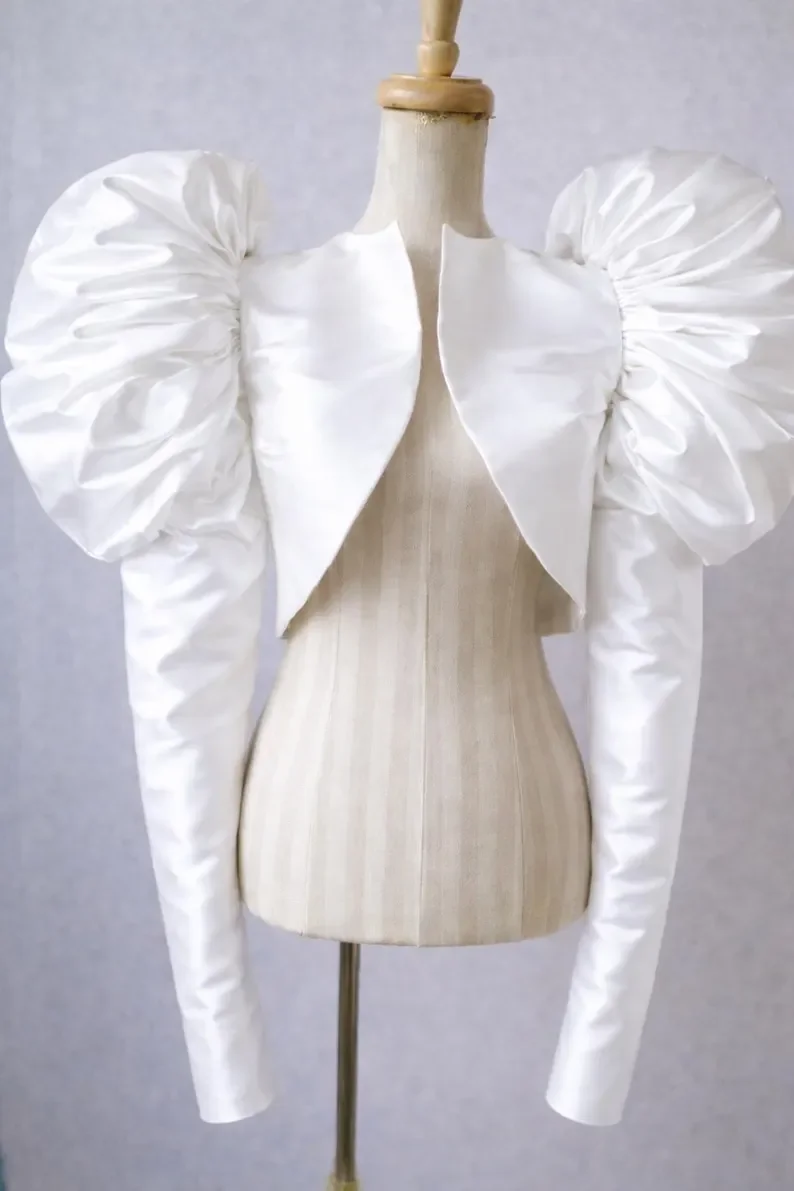 

Customized Fashion Satin Ruffles Wedding Jacket Cap Sleeves Bride Boleros Bridal Capes Women Full Sleeves Top Cover