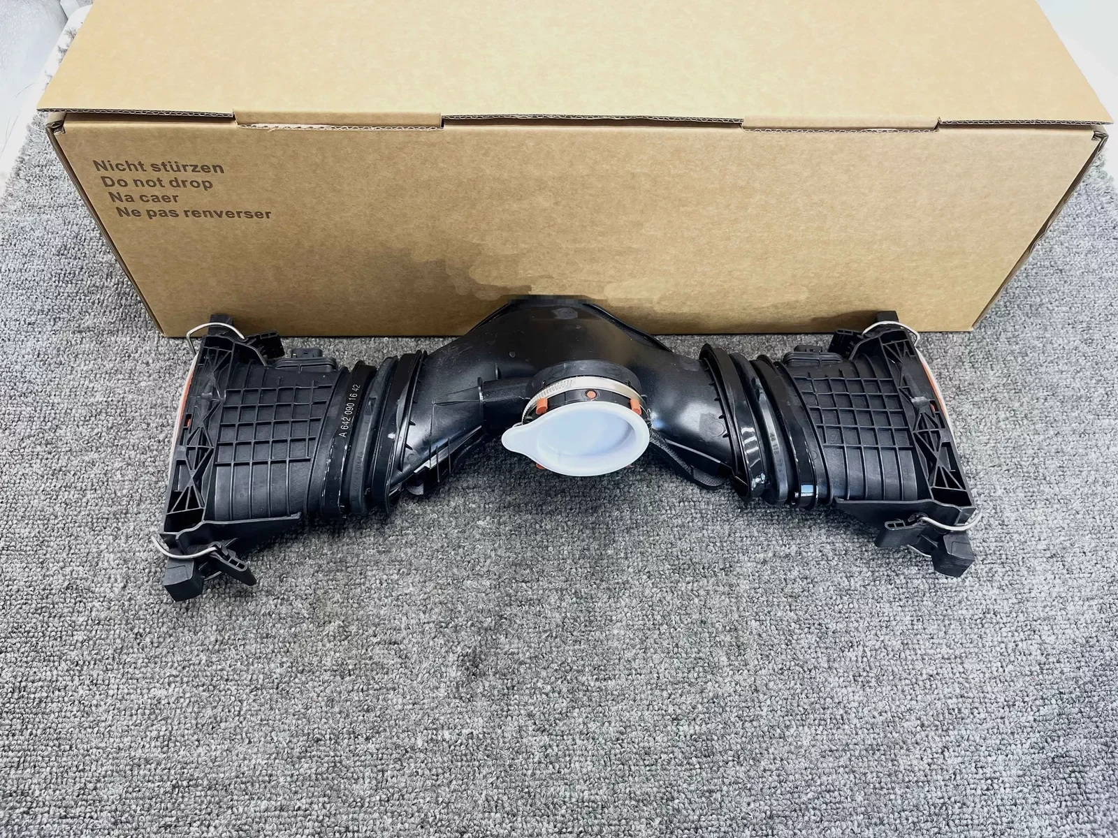 

OEM NEW Air Intake Duct w/ Air Mass Sensor for Mercedes-Benz GL350 ML350 A6420901642