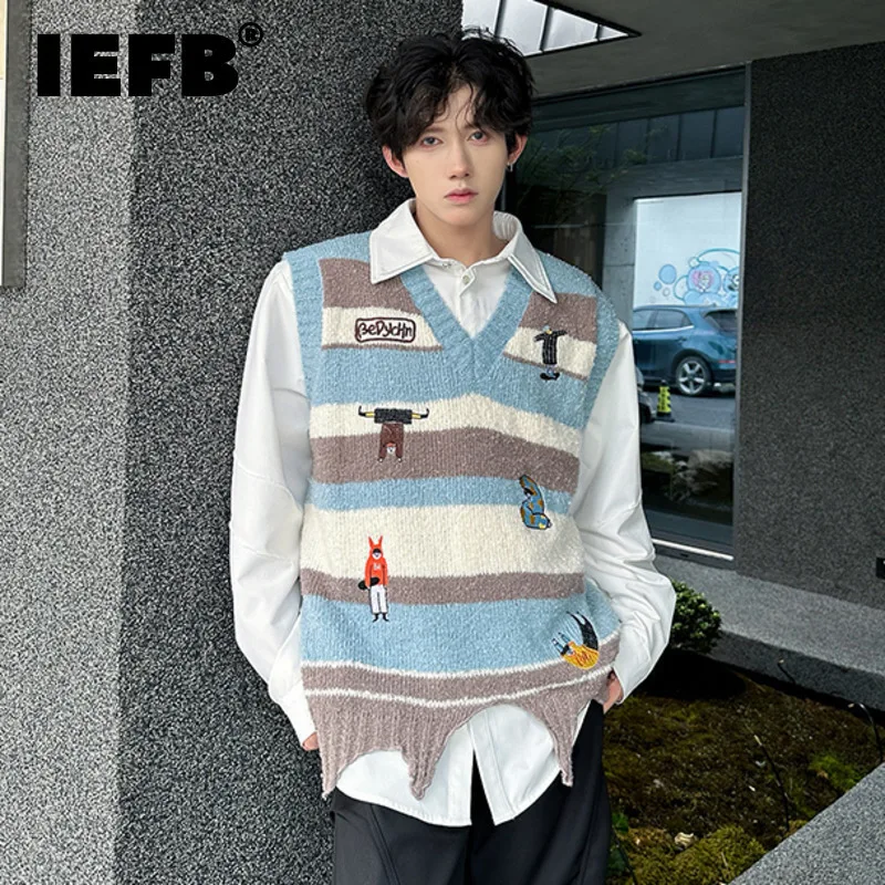 IEFB Male Knitting Vest Embroidered Cartoon Character Hem Fur Vest Men Women Autumn New Fashion Loose Sleeveless Sweater 9C8914