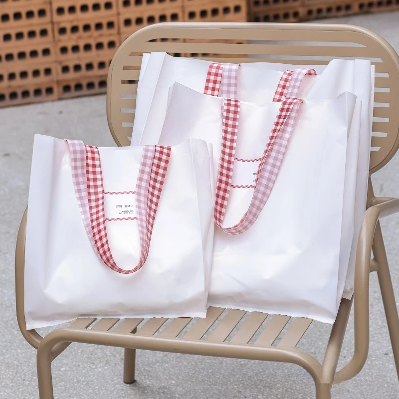 

Plaid Handle White Frosted Plastic Tote Bags Stylish Shopping Pouches Bakery Takeout Gift Daily Portable Packaging Bag 50pcs