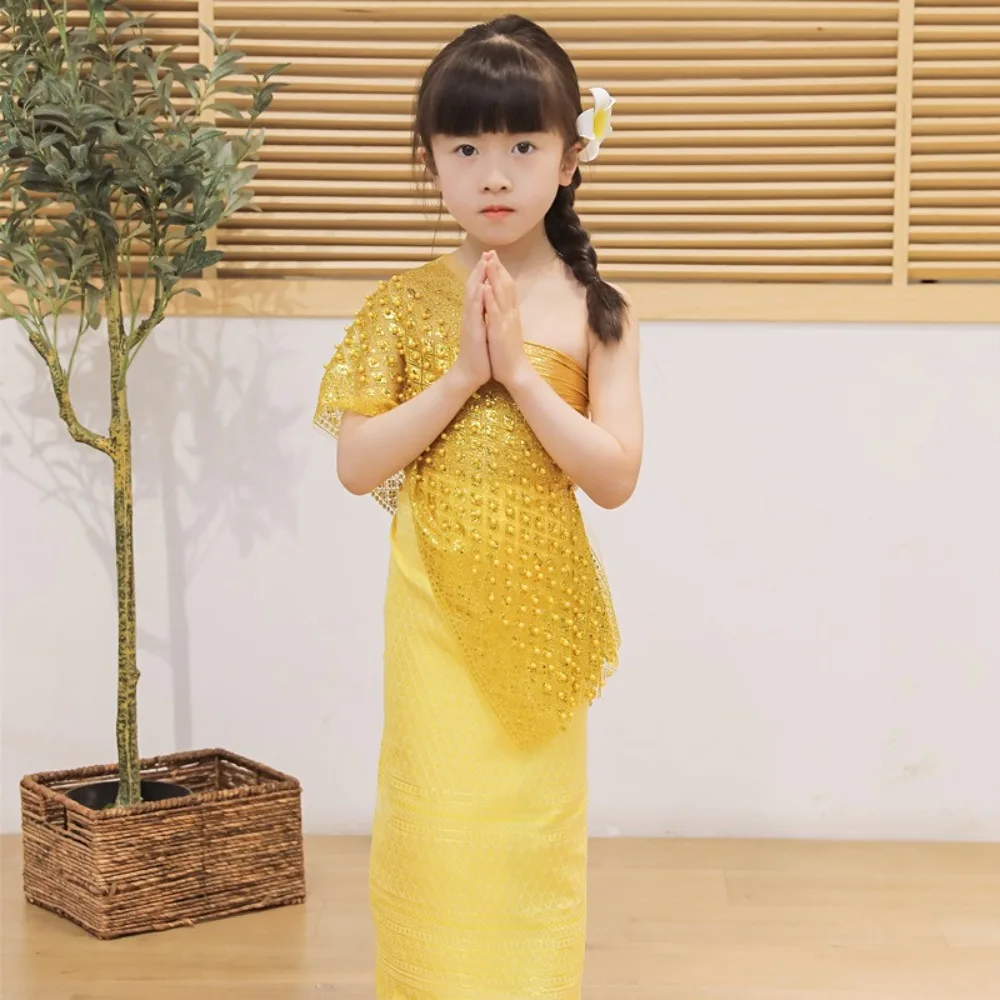 ชุดประจำชาติไทย ชุดเดรสยาวแบบดั้งเดิม กระโปรงยาวประดับโซ่เอว ชุดไทย เสื้อและกระโปรง