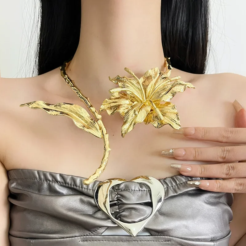 Exaggerated oversized lily of the valley flower metal collar 2024 new upscale delicate necklace women banquet jewelry