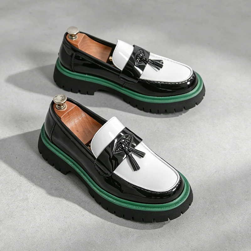 Men Fringed Loafers Black White Color Thick Sole with Anti-slip Function Korean-style Casual Men Shoes Sizes 38 - 46 Men Shoes
