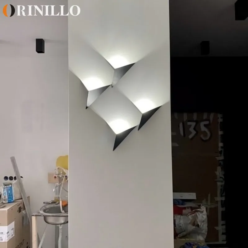 Modern and minimalist LED triangular wall lamp bedroom study hotel room bedside LED wall lamp mirror front lamp