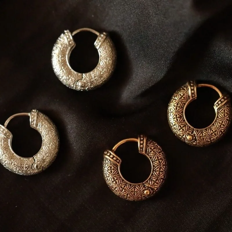 

Ethnic style cross pattern circular ear buckle for women, fashionable retro women's accessories, clothing accessories, gifts