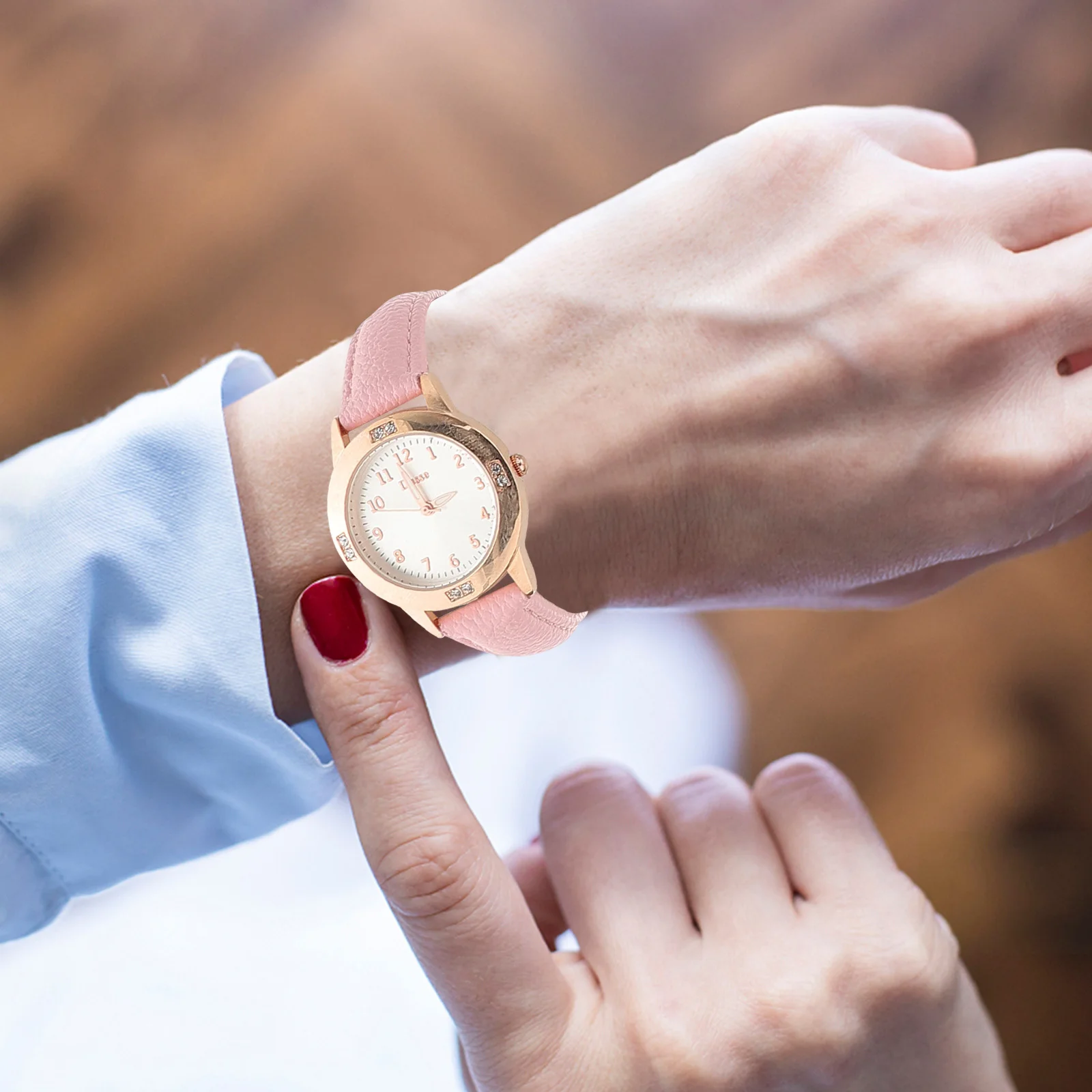 

1Pcs Waterproof Ladies Watch Elegant Classic Design Party Festival Practical Wrist Watch Charming Fashionable Quartz Movement