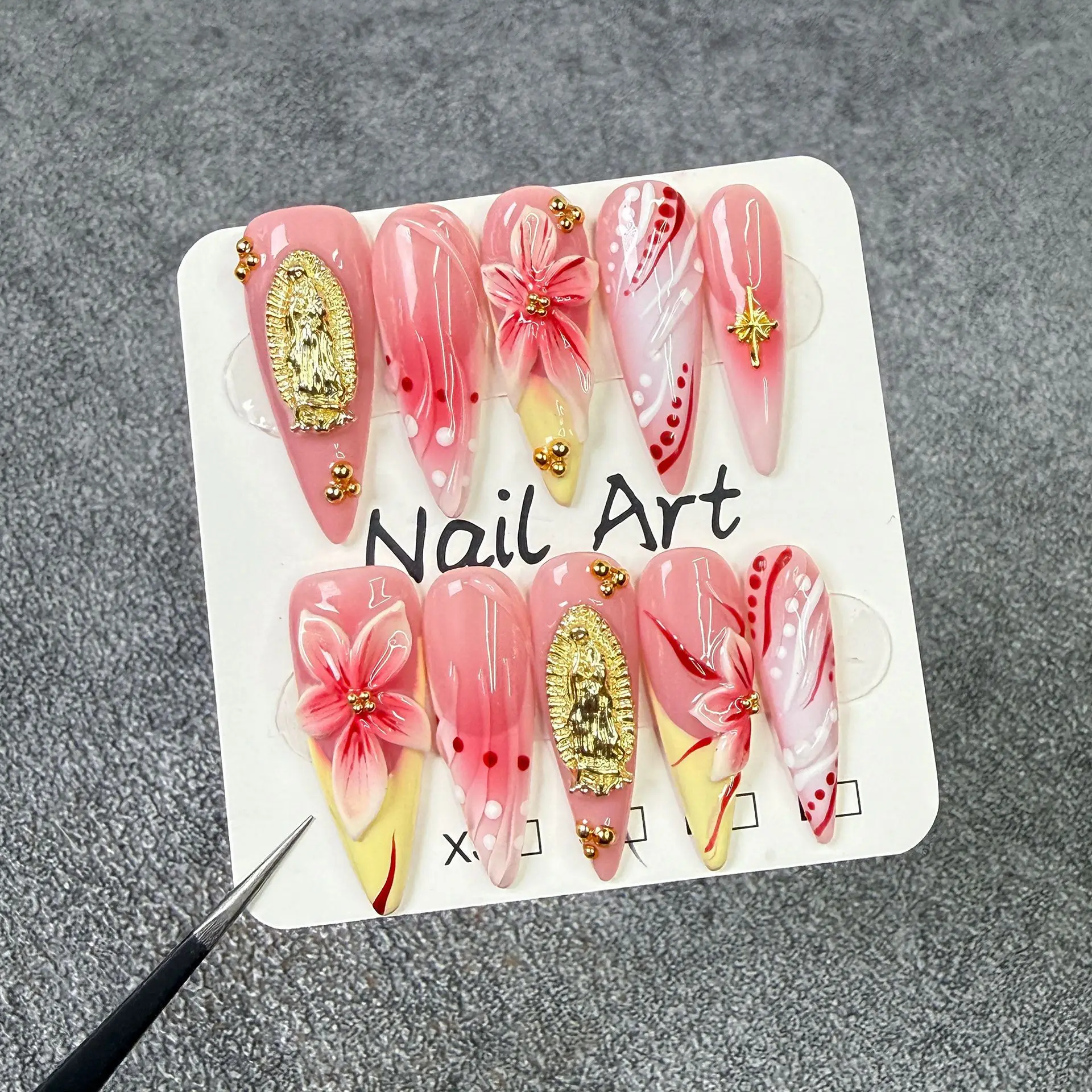 10 قطعة الأظافر وهمية اليدوية ثلاثية الأبعاد بتلات تصميم اضغط على الأظافر يمكن ارتداؤها الأوروبية الرجعية الأحمر كريستال ديكور طويل وأشار أظافر وهمية نصائح