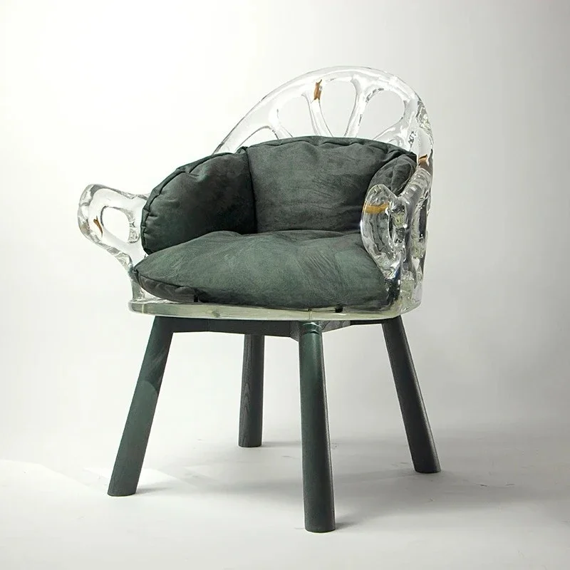 

Итальянский легкий роскошный стул из лепестковой смолы, домашний обеденный стул, арт-дизайнер, хрустальный стул для переговоров