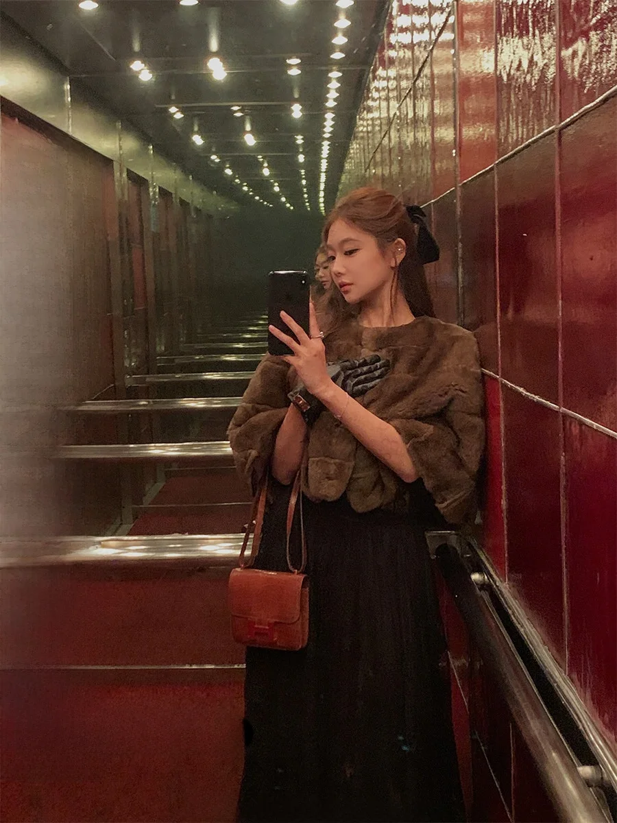 

Dearhua Women's Fur Coat Rabbit Fur Version Fur Version Cowl Ne Wrap Sle Luxury Vintage Inspired Design Winter Oute...