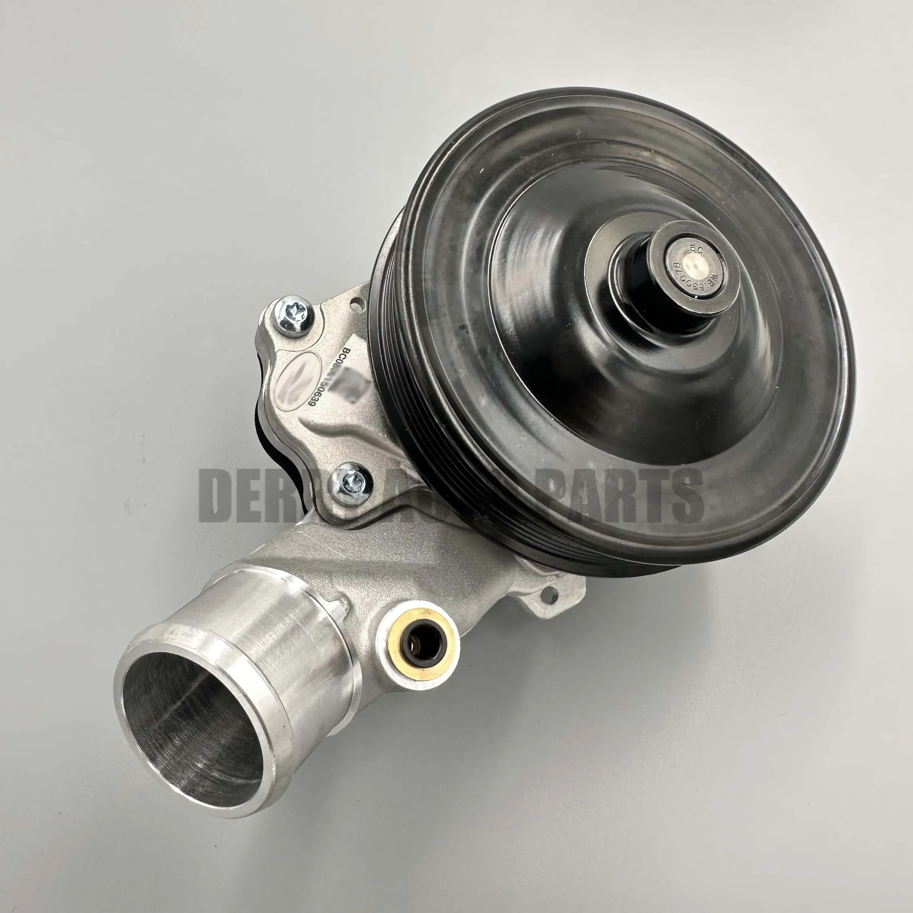 

Engine Water Pump For Land Rover Discovery 4 5 Range Rover Sport Vogue 3.0L 5.0L LR033993 LR055239 LR073711 LR116115 LR097165