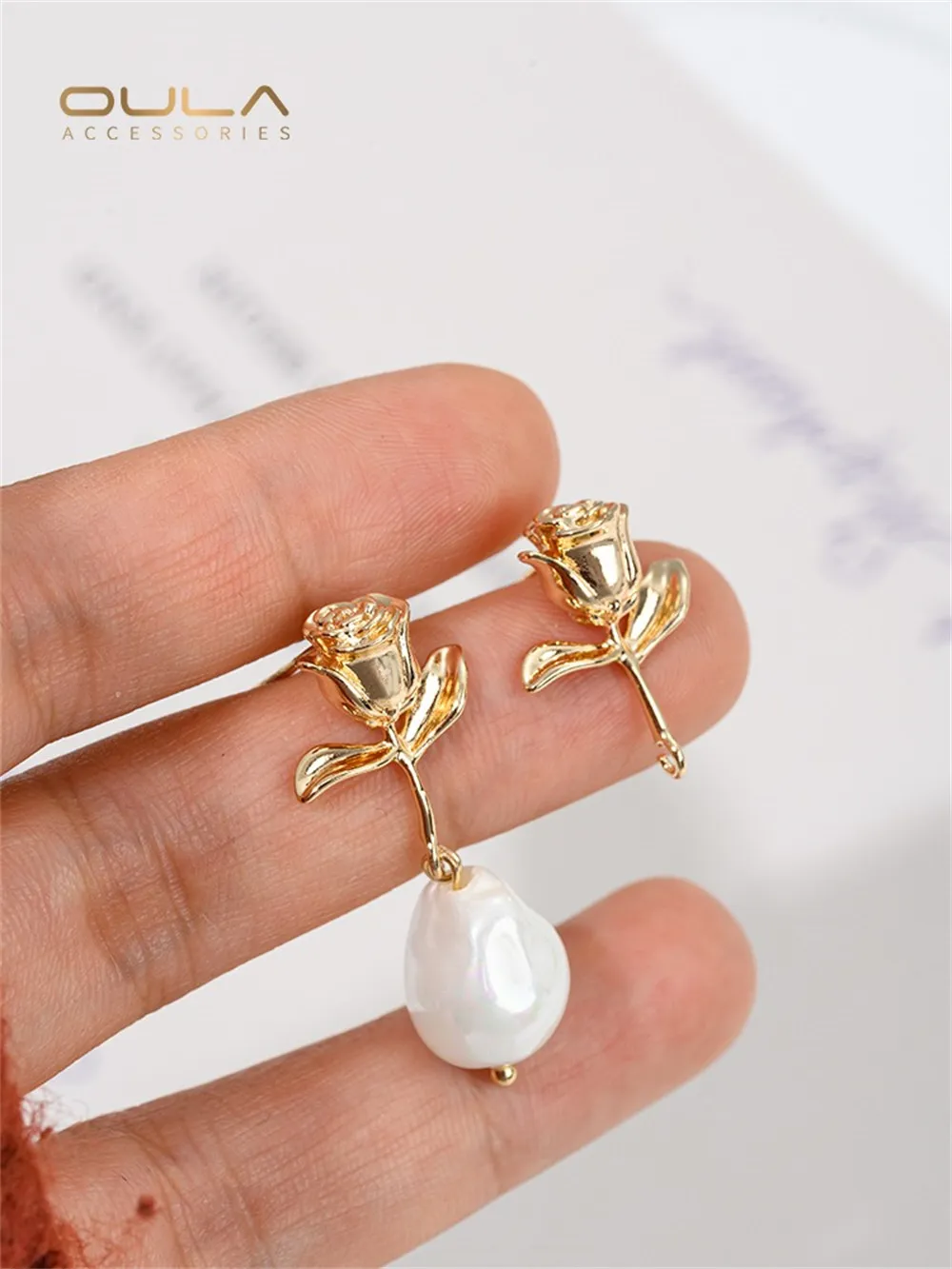 Boucles d'oreilles plaquées or 14 carats, Branches suspendues, feuilles, fleurs roses, accessoires de boucles d'oreilles artisanaux, compagnon