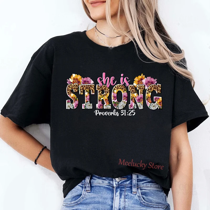 She is a strong printed pattern women's T-shirt, Korean version women's top, loose fitting version