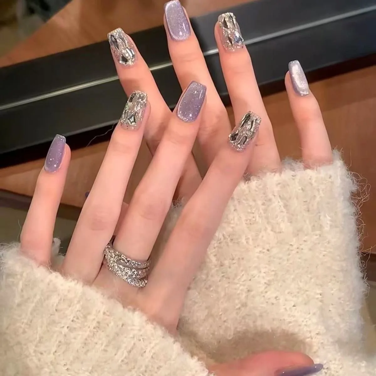Majestic Purple Stars Handmade Wearable Nails Short Elegant Luxury White Enhancing False Nail Tips Adhesive Sheet