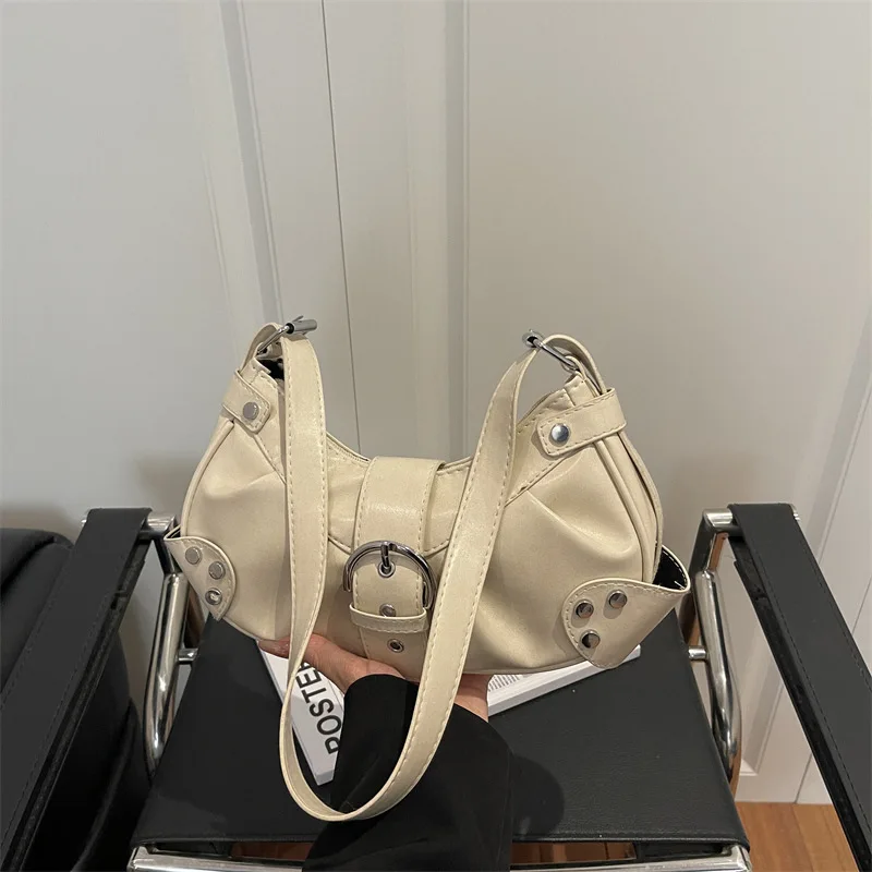 Pleated Armpit Bag Retro Commuter Bag Rivets Crescent Moon Design Woman Fashionable Cool Personality New All-matching