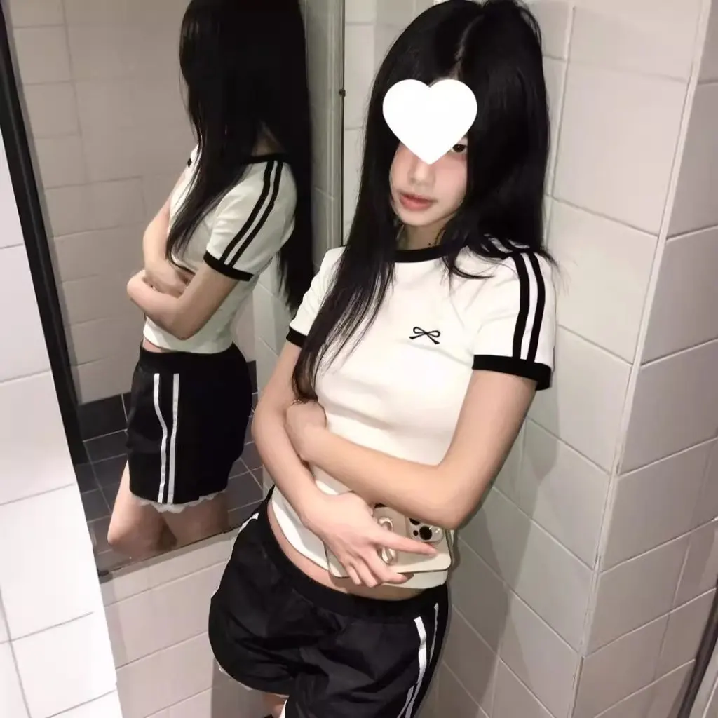 

Women's Slim Fit Short Sleeve T-Shirt 40 Count Pure Cotton Bow Embroider Contrasting Colors 210g Top for Casual Wear