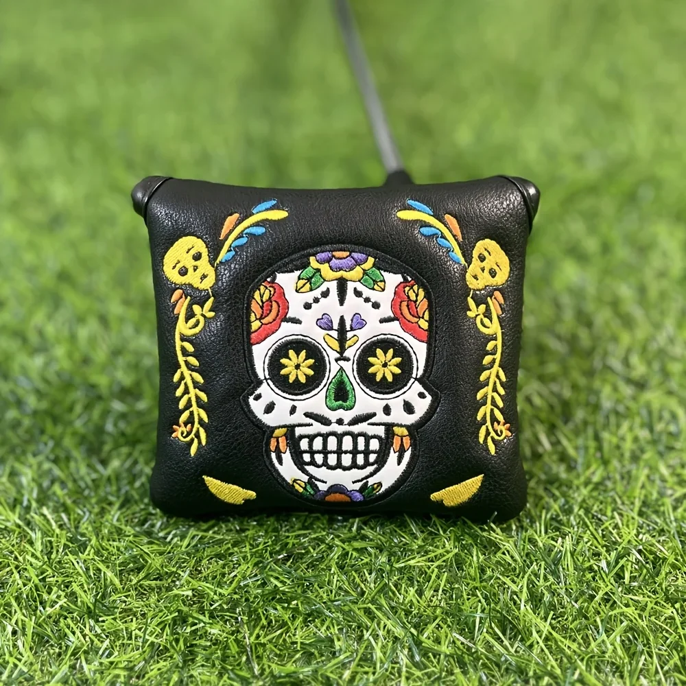 Capa de cabeça de taco de golfe magnética com tema de caveira, couro sintético durável, cabe em tacos quadrados, presente perfeito para jogadores de golfe masculinos.