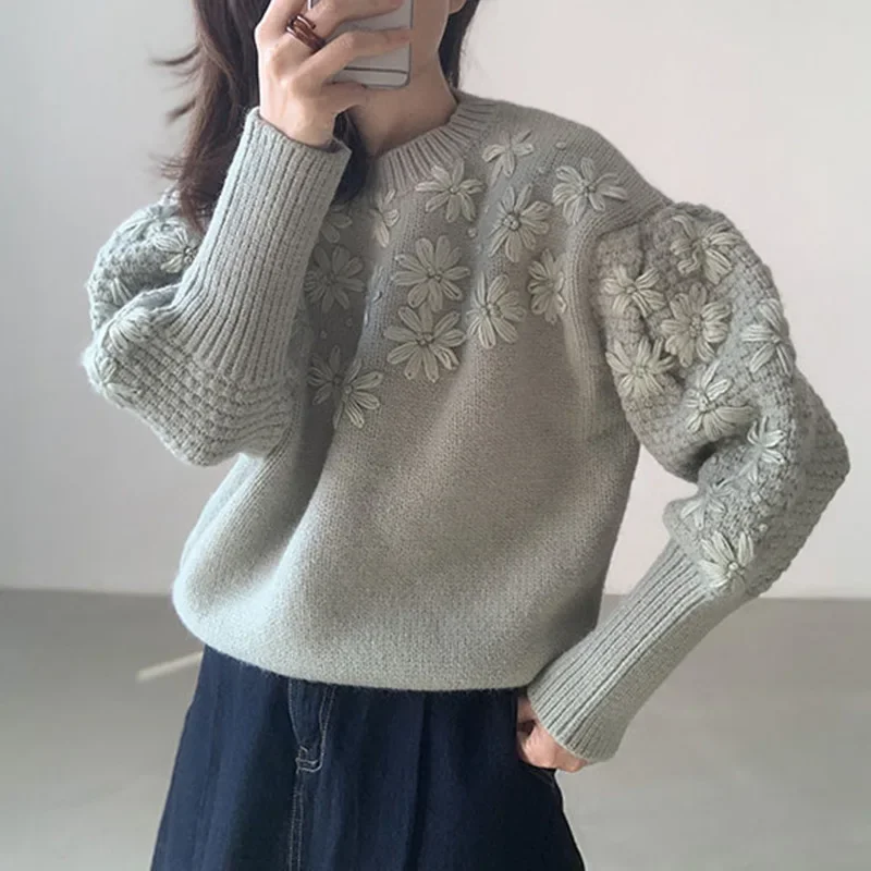 High Quality Vintage Daisy Embroidery Sweater Women Autumn Thick Warm Korean Lantern Sleeves Loose Knitted Jumper Pull Oversize