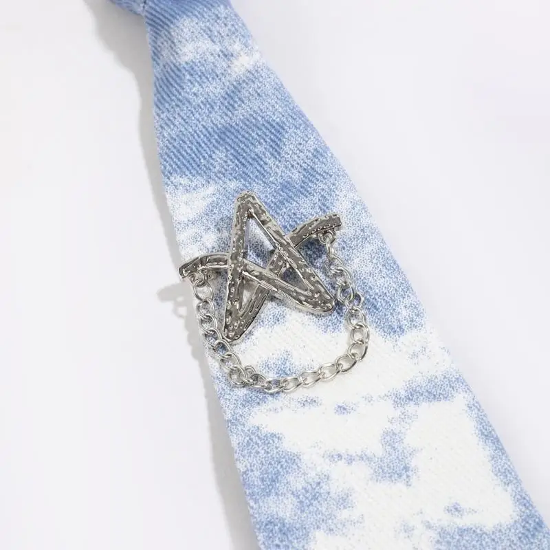 A52E Pointed Decorative Chain Tie with Soft Color Blend and Star Charm Detail Polyester Neckwear for Trend-Led Outfits