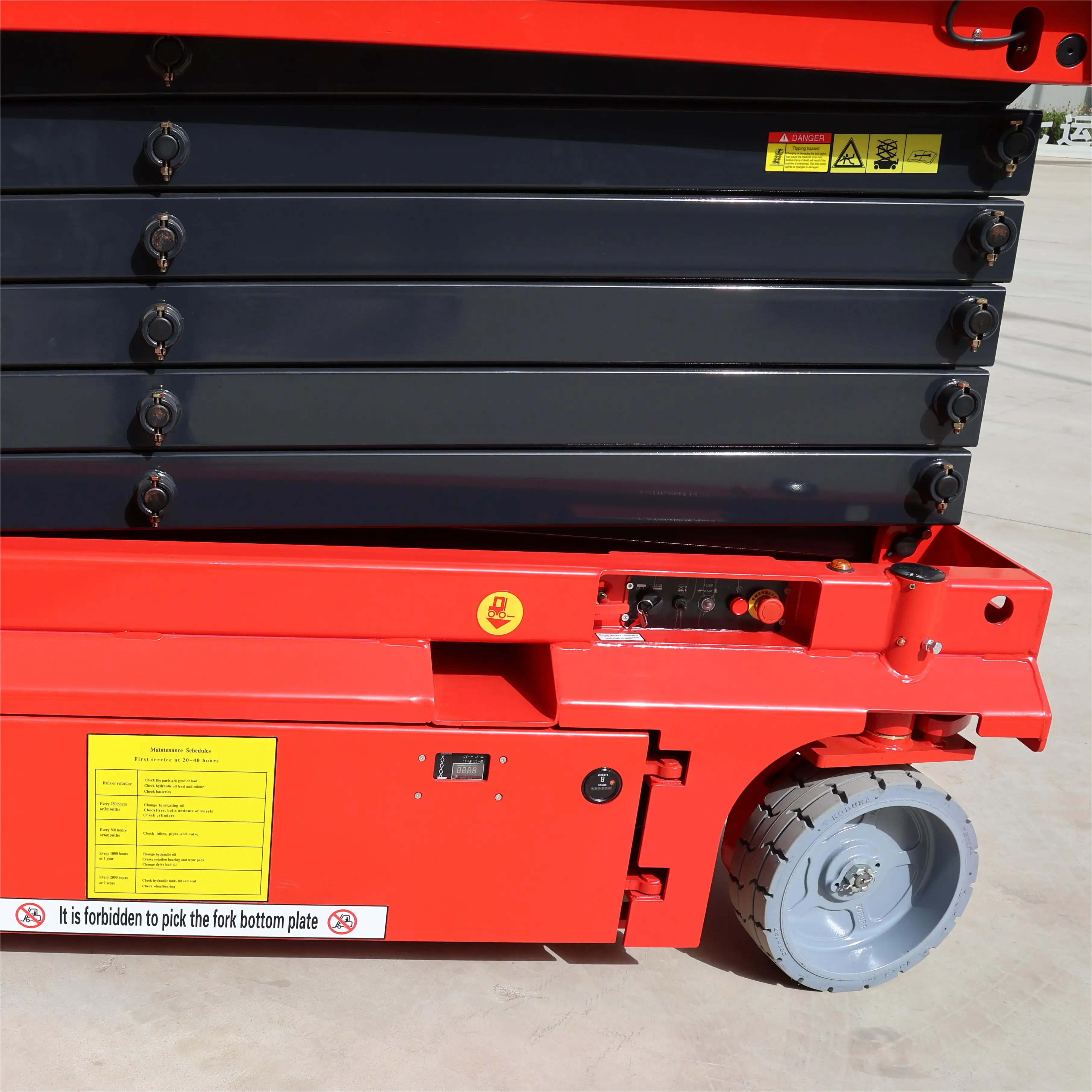 Aerial Equipment Self Propelled Scissor Lift  46ft New Electric Drive 26ft 32ft 39ft Mobile Elevating Work Platform