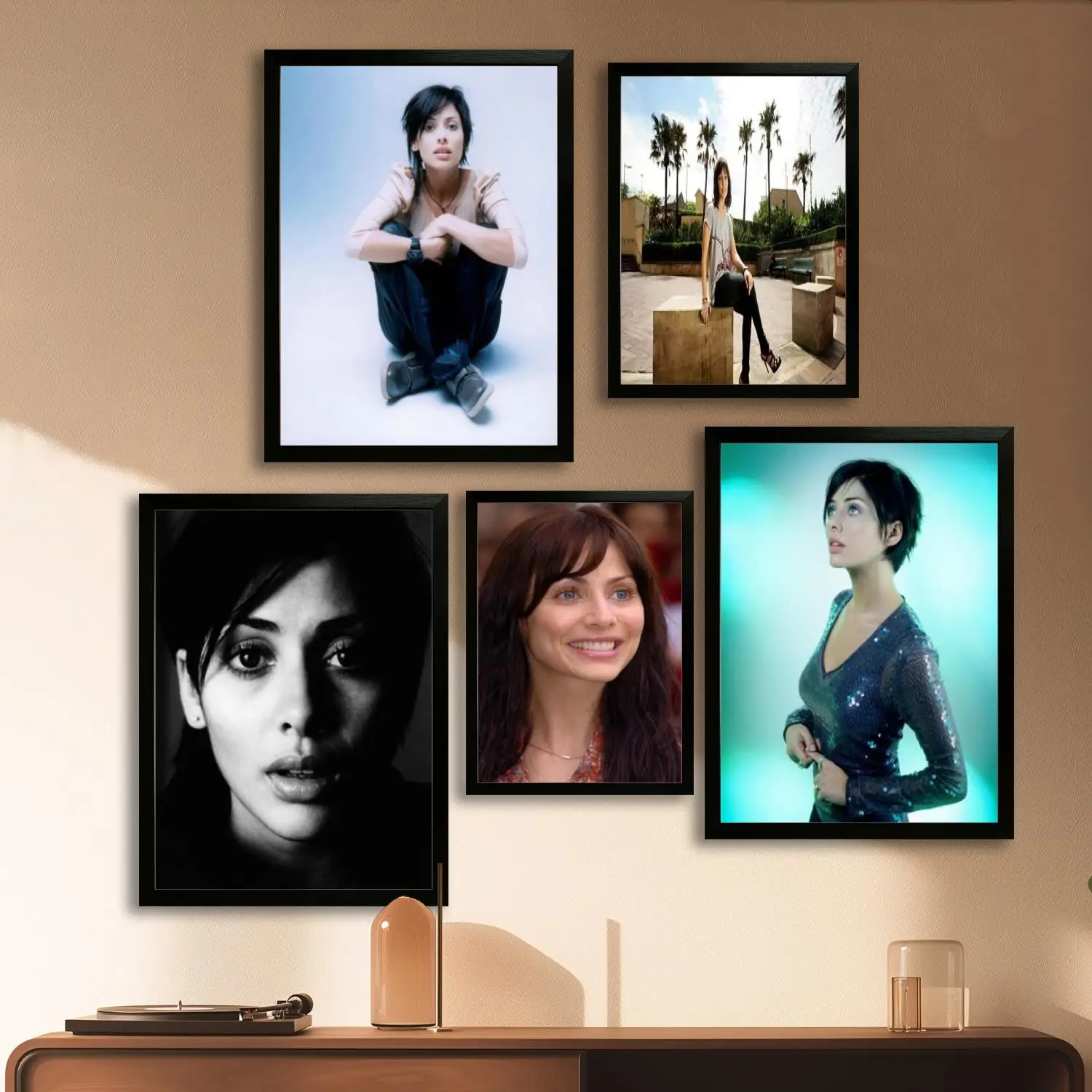 Natalie Imbruglia Canvas Art Poster and Wall Art Picture Print, Modern Family Bedroom Decor Posters,Decorative painting