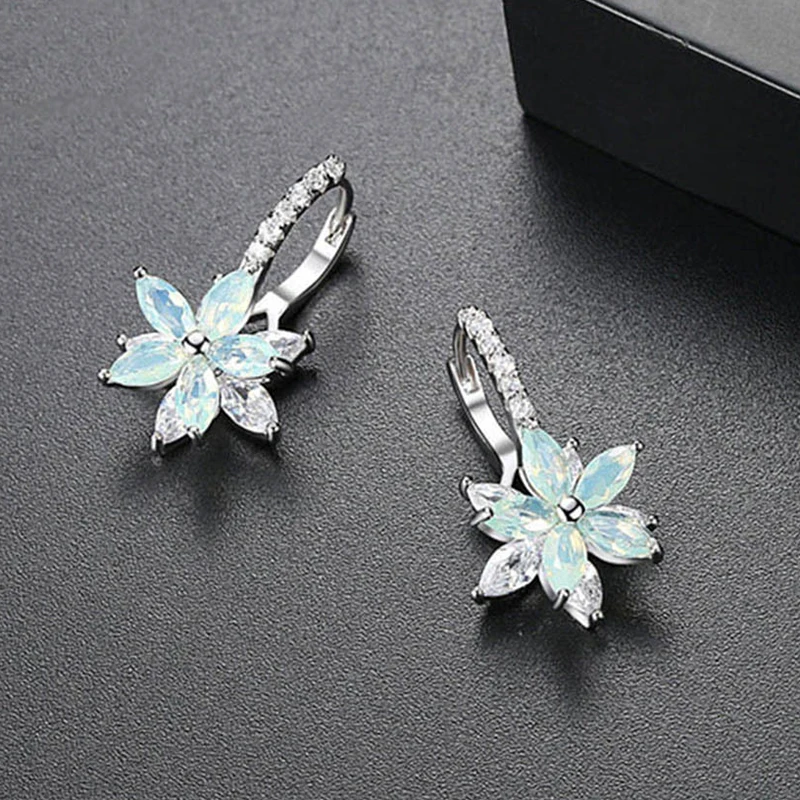 Cute Romantic Clear Stone Flower Shape Simple Green Hoop Earrings Fashion Cubic Zirconia Hoops for Women Party