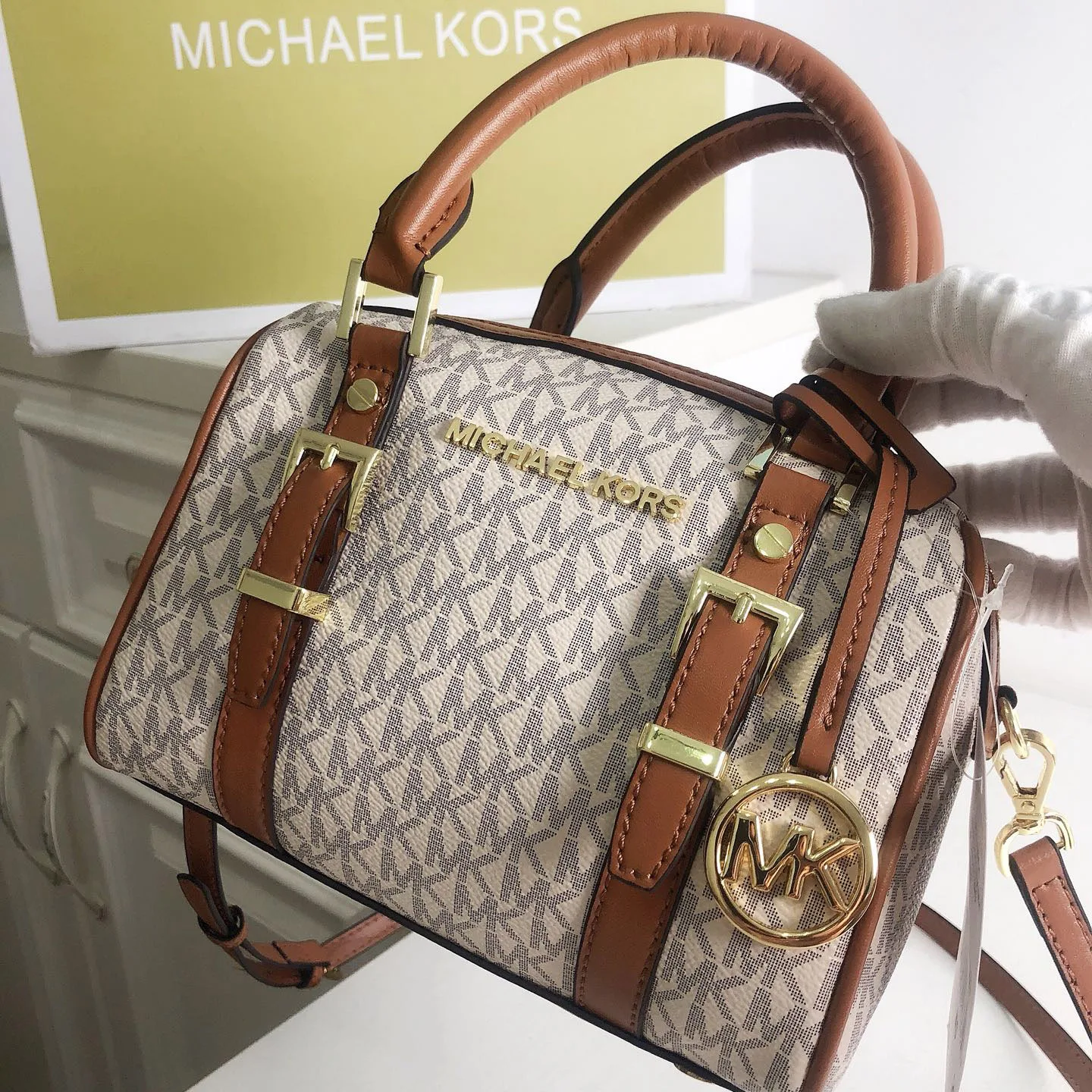 New Michael Kors Women Luxury Design Handbag High Quality Leisure Classic Crossbody Bag Travel Shoulder Bag Exquisite Lady Gift view 4