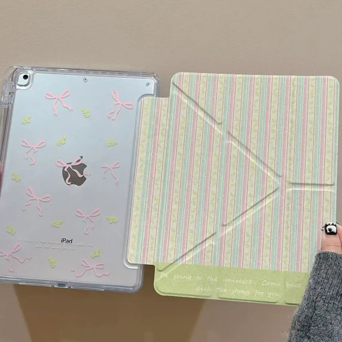 

Новый чехол Green Stripe Bow для планшетов iPad Pro 11, 12.9, 13 (M4, M5), 9.7, 10.2 (5/6-го поколения), 7/8/9 (10-го поколения), 11 (11-го поколения), Mini 6, 7, Air 3, 4, 5, 6, 7
