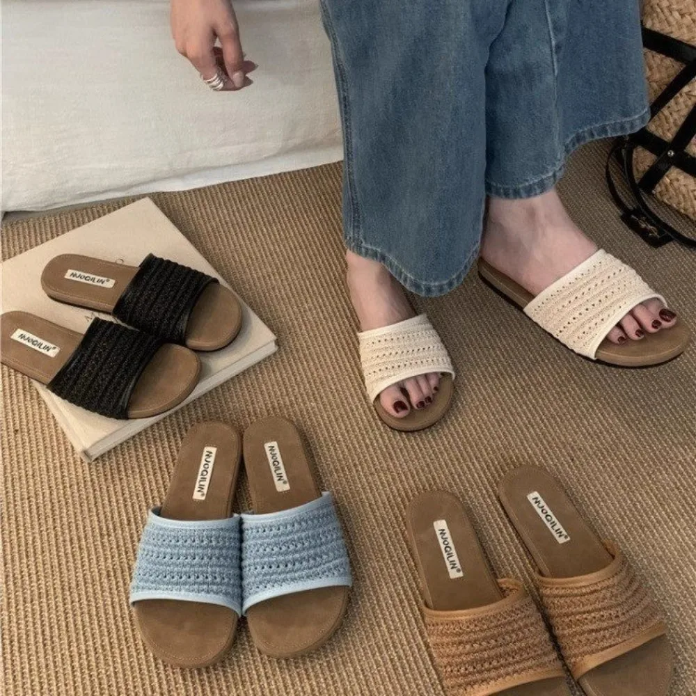

New Women's Slippers: Trending, Gorgeous Summer Styles for Outdoor Wear, Perfect to Pair with Skirts and Ideal for Beach Use
